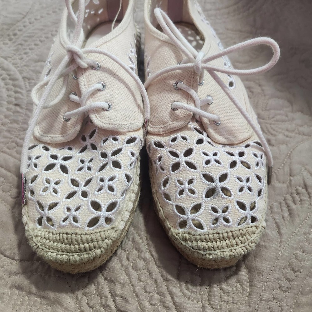 Michael Kors Eyelet Espadrille Sneakers sz 8 - Picture 4 of 9